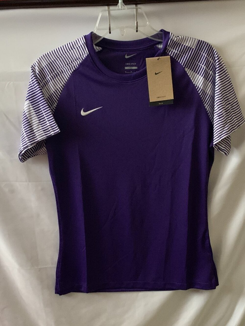 NIKE Dri-Fit Academy Soccer Jersey in Purple/White Sz MEDIUM